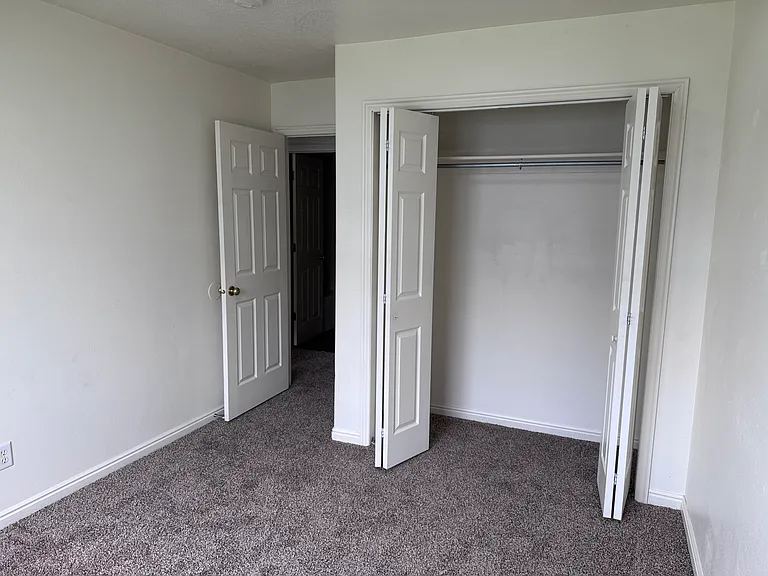 2455 W 450 N #3 — Photo 22