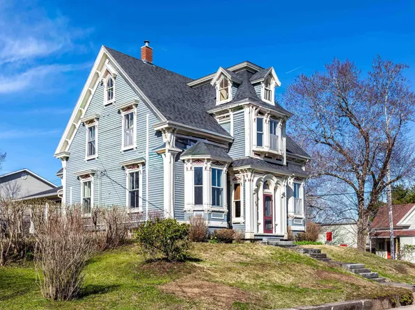 40 Pleasant St, Mahone Bay, NS B0J 2E0