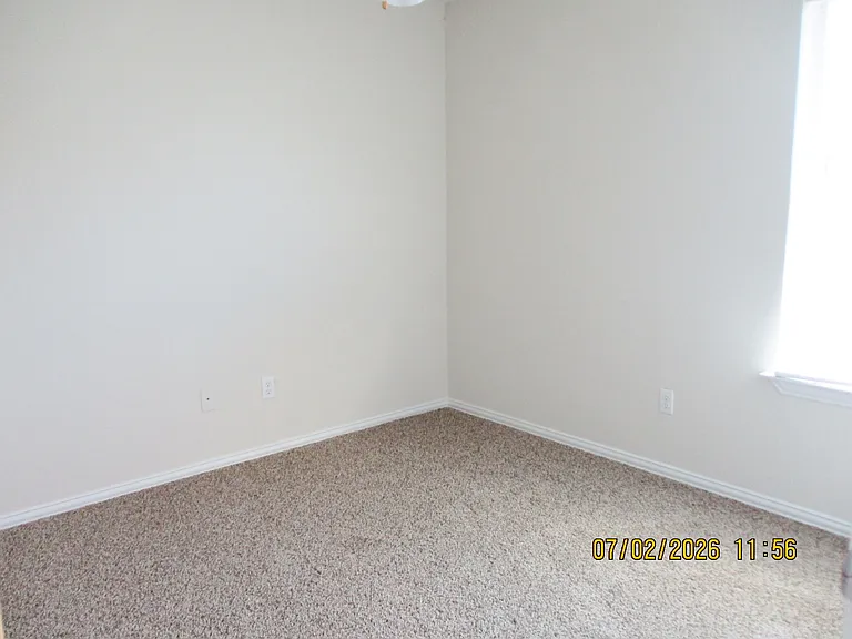 300 Robin St — Photo 11
