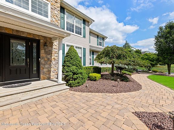 2nd image of 14 Wagner Farm Ln