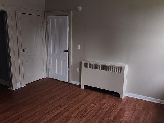4th image of 3 Essex St #3