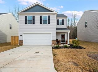 166 Carriage Cove Cir, Mocksville, NC 27028
