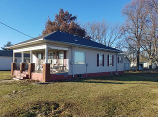 421 E Washington St, Mendon, IL 62351