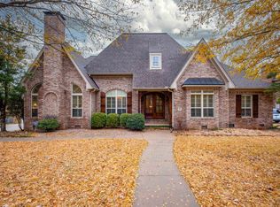 26 Courts Dr, Little Rock, AR 72223