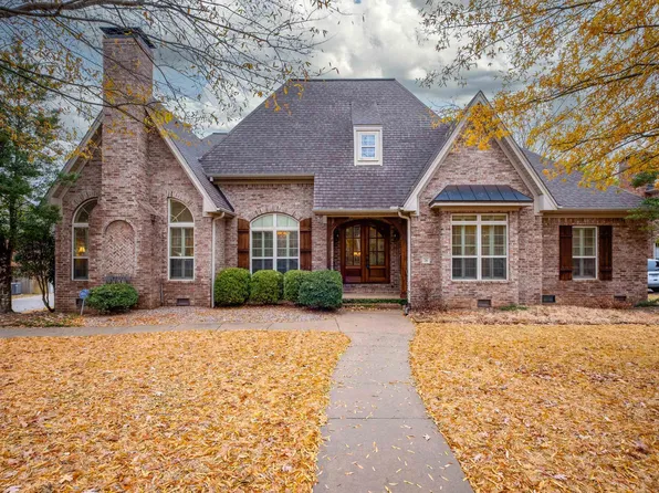 26 Courts Dr, Little Rock, AR 72223