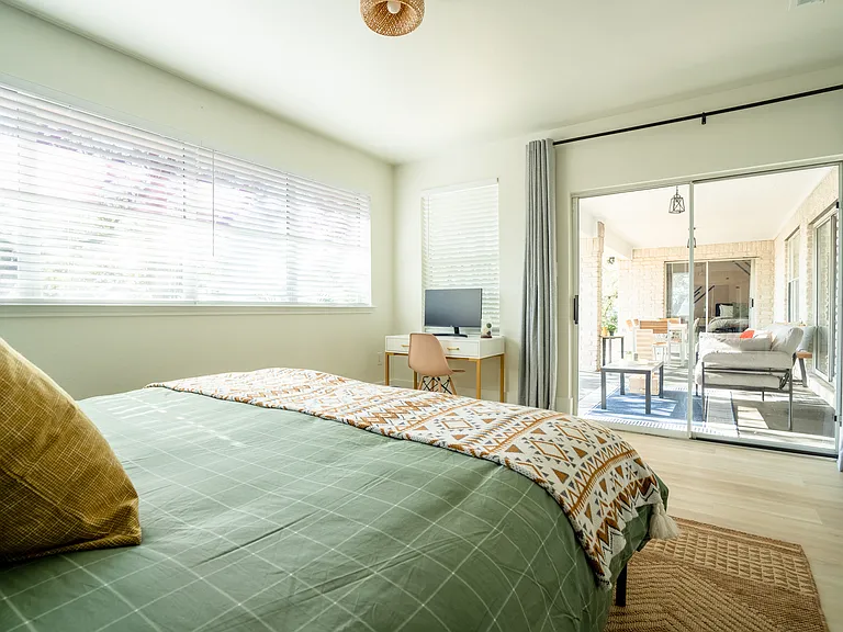 20712 Camel Back St — Photo 14