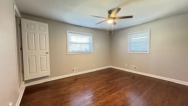 552 Sybil Ln SE #B — Photo 17