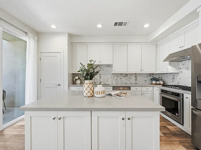 2027 Joshua Tree Cir — Photo 6