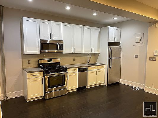 3rd image of 307 Sterling St #4C
