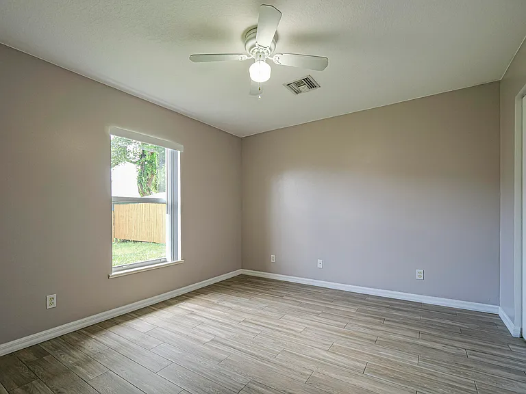 1456 25th Ct SW — Photo 15