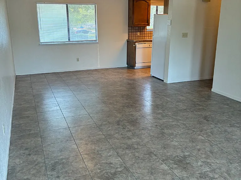 1684 Conestoga Dr #C — Photo 7