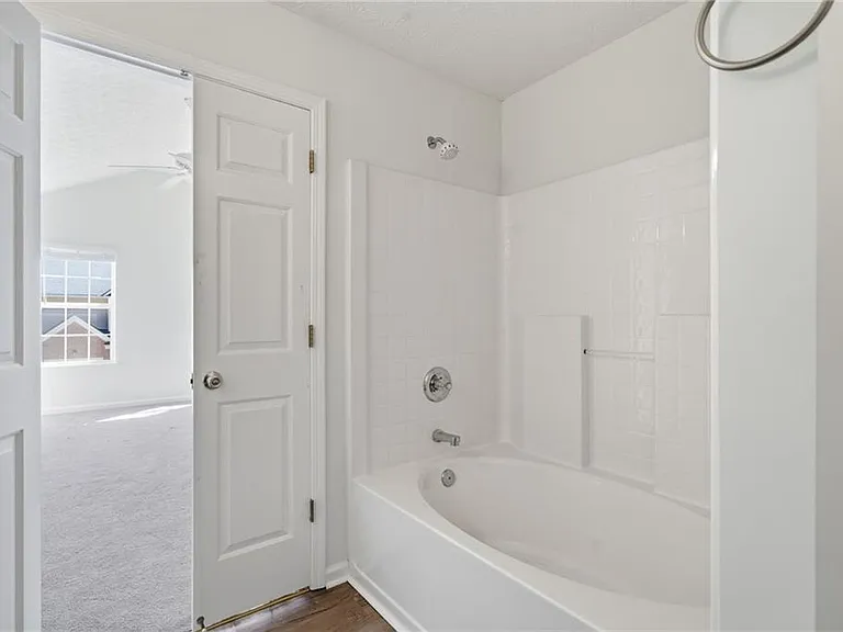 2913 Greyhawk Ln — Photo 29