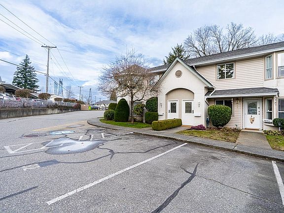 4th image of 3380 Gladwin Rd #30