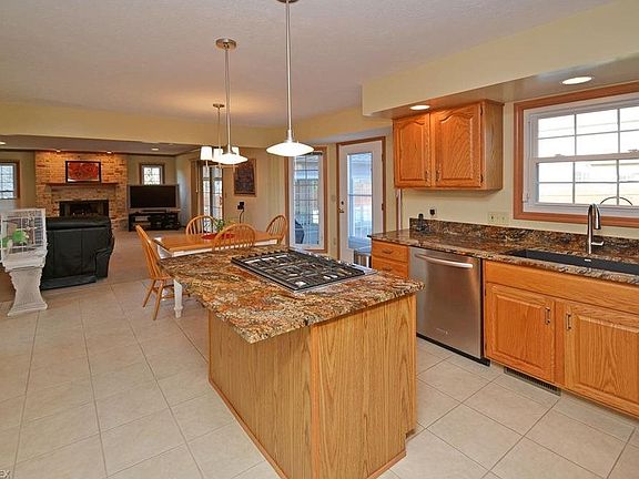 5th image of 28720 Woodmill Dr