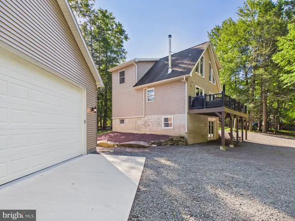 1008 Canoochee Ct, Lake Ariel, PA 18436