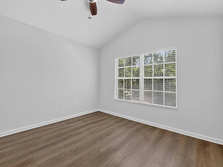 4979 Pond Ridge Dr — Photo 27