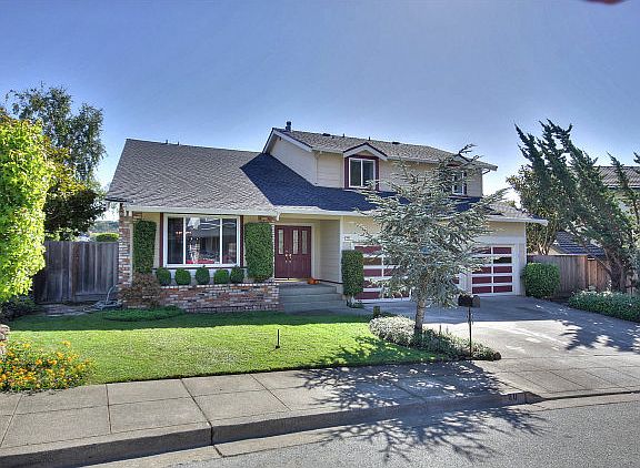2nd image of 40 Bennington Dr