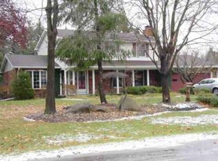 6907 Coachlite Dr, Tecumseh, MI 49286