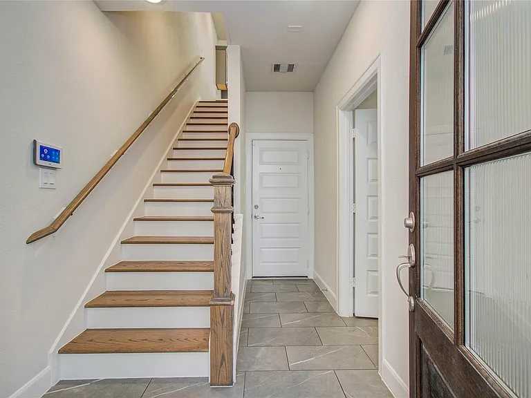2810 Grand Fountains Dr #B — Photo 4