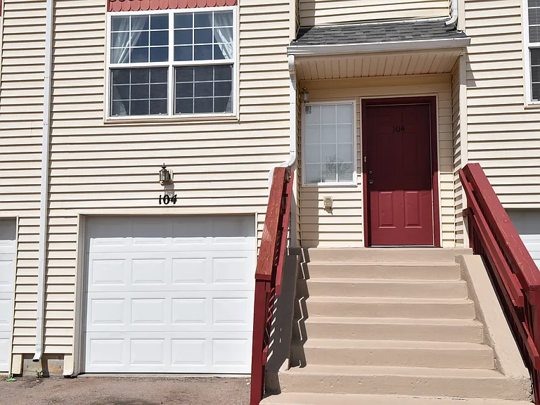 104 Vale St — Photo 2