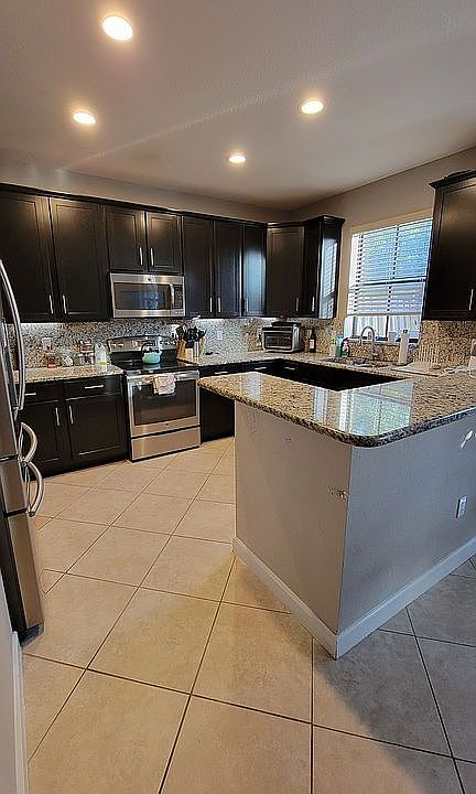 1st image of 9588 Town Parc Cir N