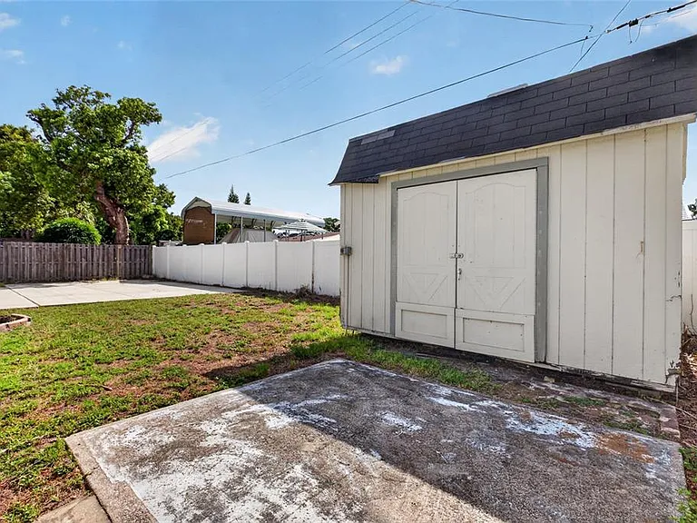 6411 Santa Monica Dr — Photo 30