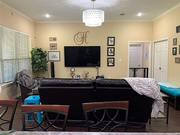4th image of 2618 Woodland Oaks Dr