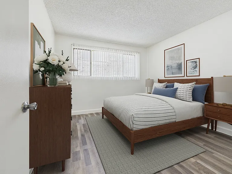 Sepulveda Apartments — Photo 5