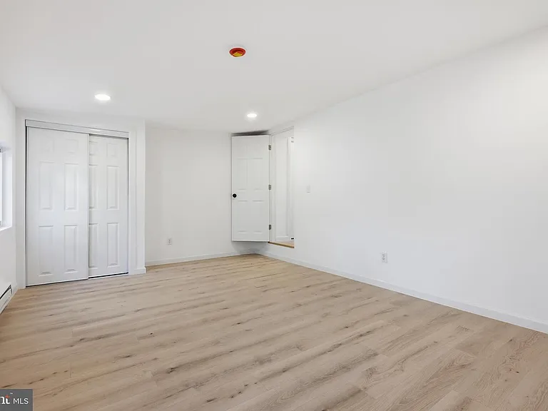 937 High St — Photo 9