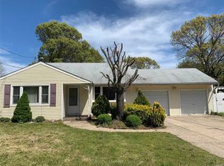 29 King Ave, Selden, NY 11784