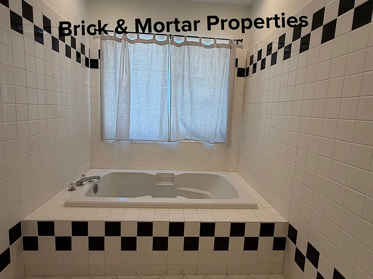 202 Spyglass Ct — Photo 12