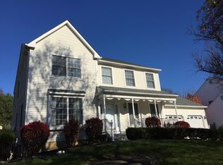 9 Wayne Dr, Marlton, NJ 08053