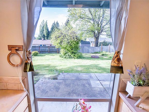 5th image of 3826 S 288th St