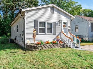 900 N Elm Ave, Saint Louis, MO 63119