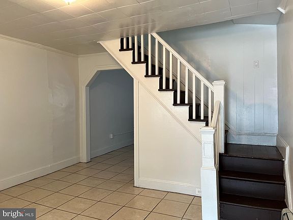 5th image of 347 N Ocean Ave