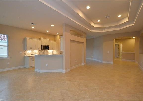 2nd image of 10210 Glastonbury Cir #202