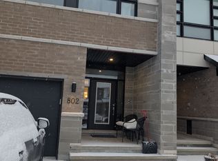 802 Solarium Ave, Ottawa, ON K4M0R6