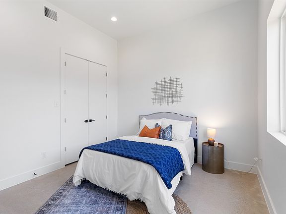 4th image of 2120 Lovedale Ave #103
