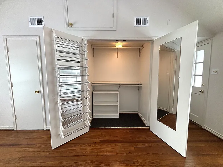 3918 Driscoll St — Photo 11