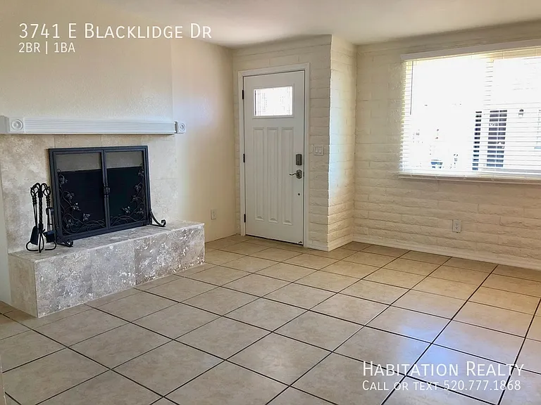 3741 E Blacklidge Dr — Photo 3