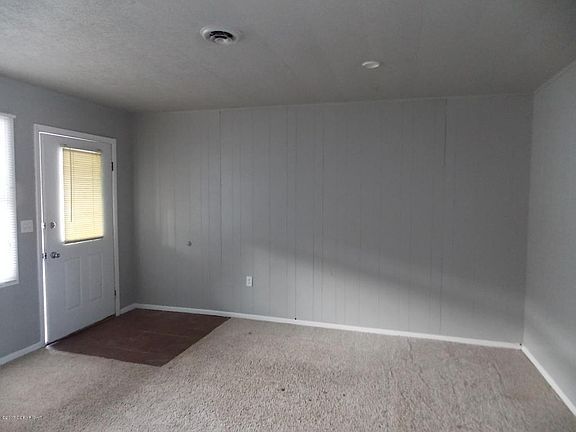 4th image of 105 Walker Ln