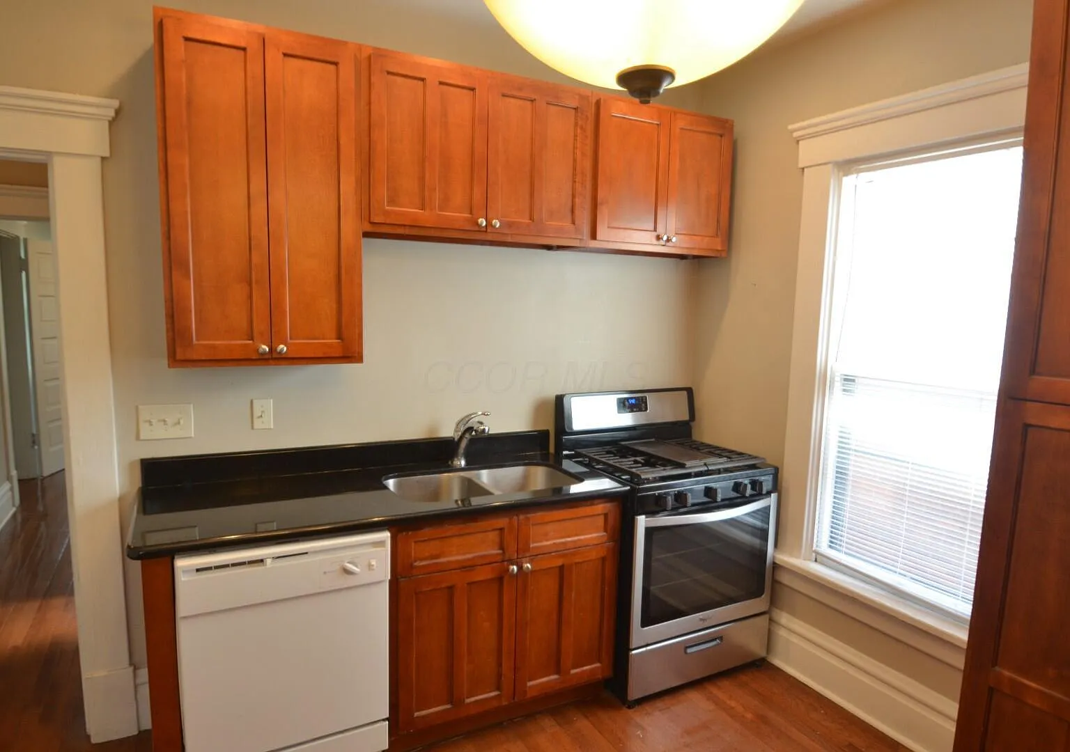 1 bed, 1008 sqft, $1,695 — Photo 4