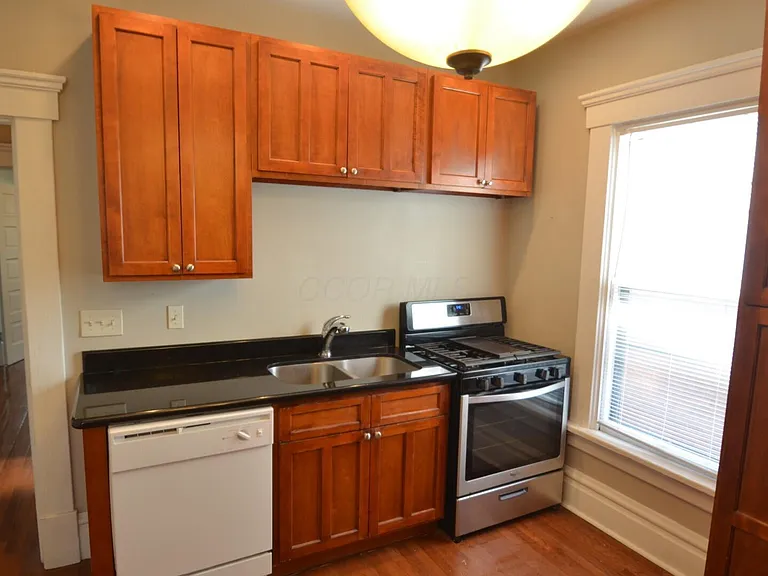 430 King Ave #B — Photo 4