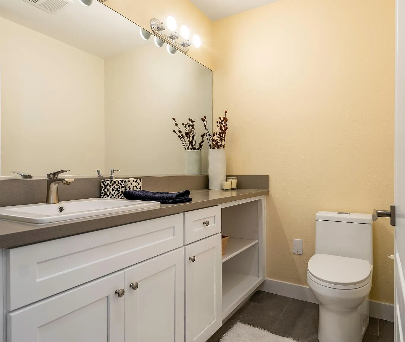 2 bed, 2.5 bath, 1074 sqft, $3,875 — Photo 3