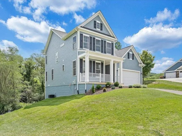 201 Savannah Dr, Roanoke, VA 24012