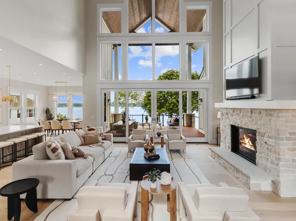 N2017 South Lakeshore DRIVE, Lake Geneva, WI 53147