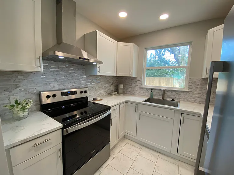 2034 NW 7th Ln — Photo 15