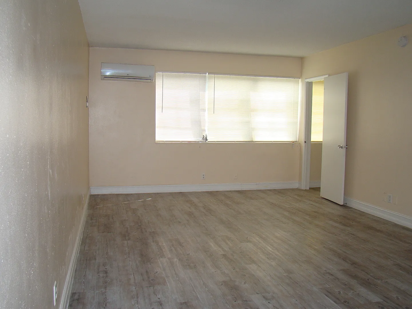 Bellagio Apartments — Photo 4