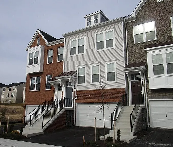 8269 Meadowood Dr — Photo 1
