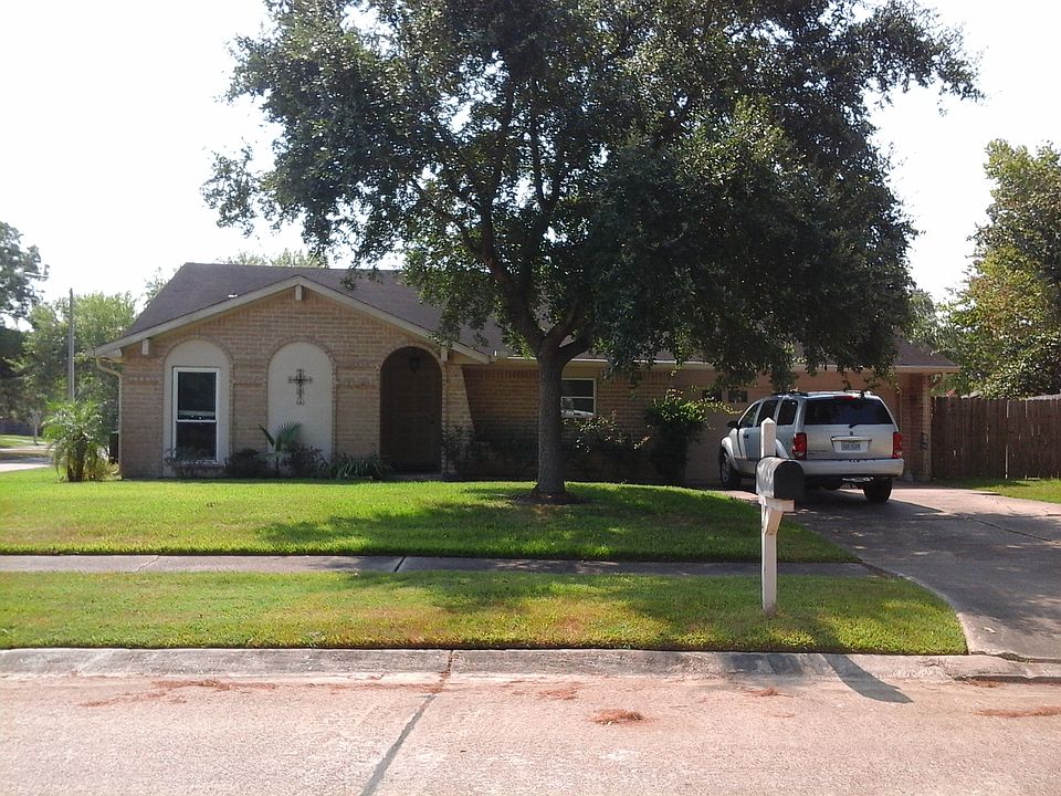 1st image of 15814 Edenvale St
